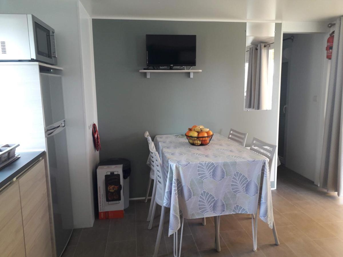 Mobil Home Neuf 2 Chambres 6 Personnes Saint Aygulf Plage Frejus Exterior photo